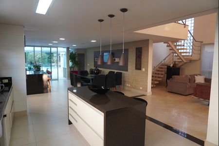 Cozinha de casa de condomínio à venda com 3 quartos, 500m² em Residencial Zero (tambore), Santana de Parnaíba