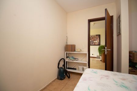 Casa à venda com 580m², 6 quartos e 3 vagas Casa à venda com 580m², 6 quartos e 3 vagasQuarto 1