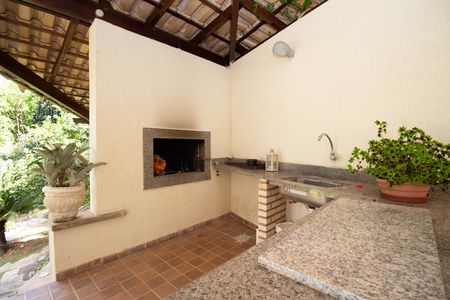 Casa à venda com 580m², 6 quartos e 3 vagas Casa à venda com 580m², 6 quartos e 3 vagasChurrasqueira