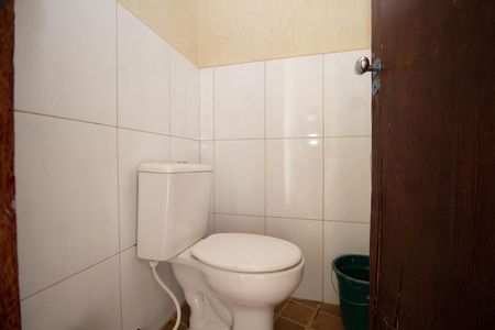 Casa à venda com 580m², 6 quartos e 3 vagas Casa à venda com 580m², 6 quartos e 3 vagasBanheiro Social