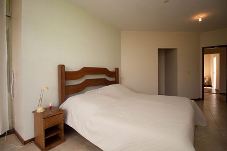 Casa à venda com 580m², 6 quartos e 3 vagas Casa à venda com 580m², 6 quartos e 3 vagasSuíte Master