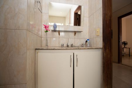 Casa à venda com 580m², 6 quartos e 3 vagas Casa à venda com 580m², 6 quartos e 3 vagasBanheiro da Suíte 1