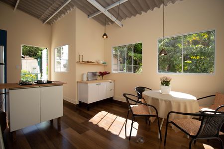 Casa à venda com 580m², 6 quartos e 3 vagas Casa à venda com 580m², 6 quartos e 3 vagasCozinha 1