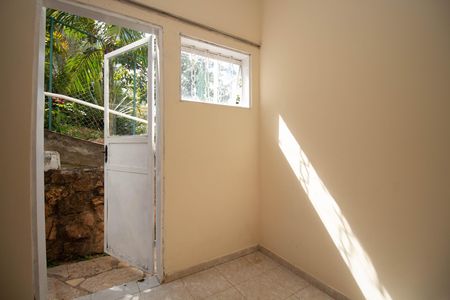 Casa à venda com 580m², 6 quartos e 3 vagas Casa à venda com 580m², 6 quartos e 3 vagasQuarto de Serviço