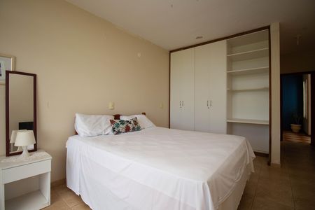 Casa à venda com 580m², 6 quartos e 3 vagas Casa à venda com 580m², 6 quartos e 3 vagasSuíte 2