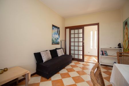 Casa à venda com 580m², 6 quartos e 3 vagas Casa à venda com 580m², 6 quartos e 3 vagasQuarto 2