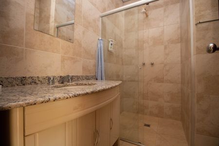 Casa à venda com 580m², 6 quartos e 3 vagas Casa à venda com 580m², 6 quartos e 3 vagasBanheiro da Suíte 2