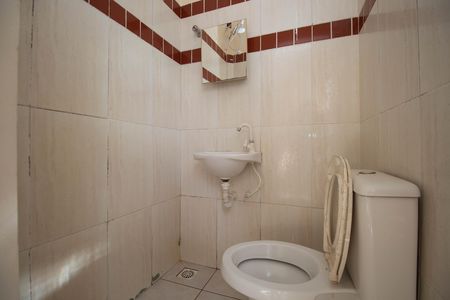 Casa à venda com 580m², 6 quartos e 3 vagas Casa à venda com 580m², 6 quartos e 3 vagasBanheiro de Serviço