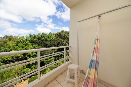 Casa à venda com 580m², 6 quartos e 3 vagas Casa à venda com 580m², 6 quartos e 3 vagasSacada do Quarto 2