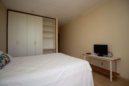 Casa à venda com 580m², 6 quartos e 3 vagas Casa à venda com 580m², 6 quartos e 3 vagasSuíte 2