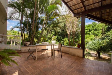 Casa à venda com 580m², 6 quartos e 3 vagas Casa à venda com 580m², 6 quartos e 3 vagasChurrasqueira