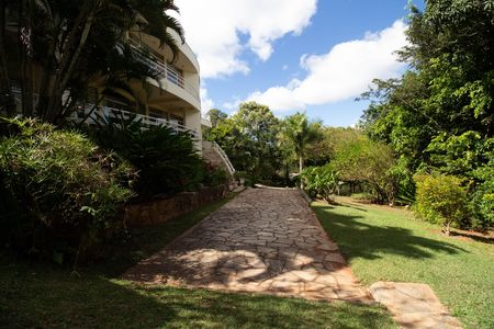 Casa à venda com 580m², 6 quartos e 3 vagas Casa à venda com 580m², 6 quartos e 3 vagasQuintal
