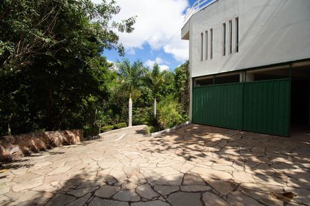 Casa à venda com 580m², 6 quartos e 3 vagas Casa à venda com 580m², 6 quartos e 3 vagasGaragem