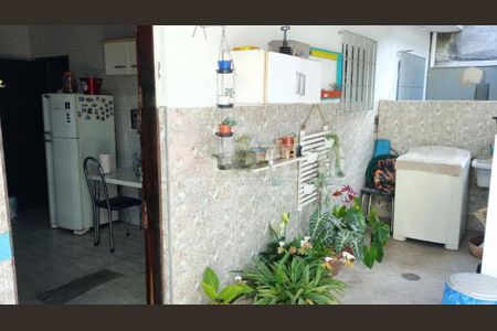 Casa à venda com 2 quartos, 155m² em Balneário São Francisco, Diadema