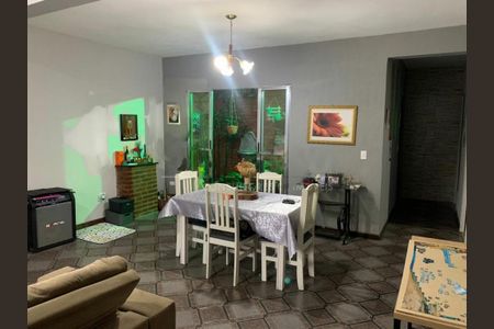 Casa à venda com 2 quartos, 155m² em Balneário São Francisco, Diadema