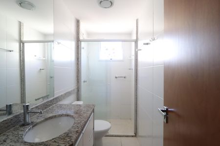 Apartamento para alugar com 74m², 2 quartos e 2 vagasBanheiro do Quarto 2