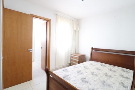 Apartamento para alugar com 74m², 2 quartos e 2 vagasQuarto 2 - Suíte