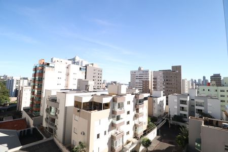 Apartamento para alugar com 74m², 2 quartos e 2 vagasVista