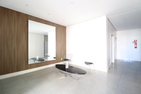Apartamento para alugar com 74m², 2 quartos e 2 vagasHall social