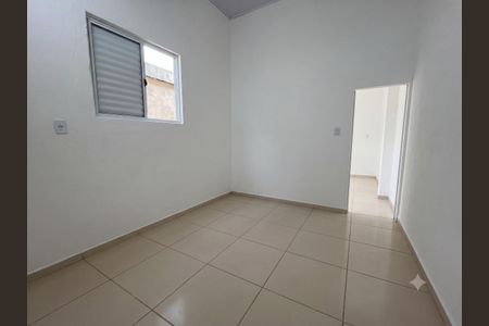 Casa para alugar com 17m², 1 quarto e sem vagaQuarto
