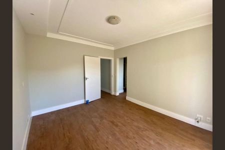 Casa à venda com 291m², 4 quartos e 4 vagas