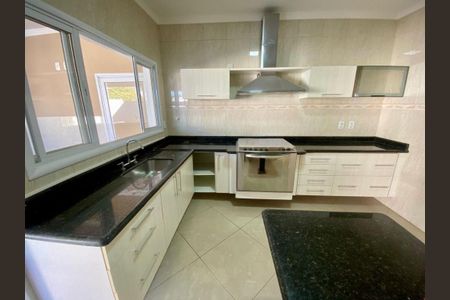 Casa à venda com 291m², 4 quartos e 4 vagas