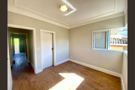 Casa à venda com 291m², 4 quartos e 4 vagas