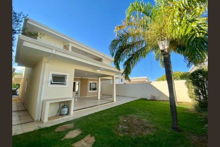 Casa à venda com 291m², 4 quartos e 4 vagas
