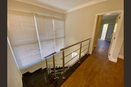 Casa à venda com 291m², 4 quartos e 4 vagas