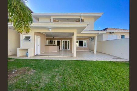 Casa à venda com 291m², 4 quartos e 4 vagas