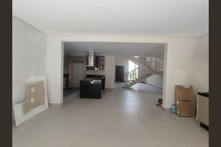 Casa à venda com 3 quartos, 239m² em Vila Santana, Valinhos