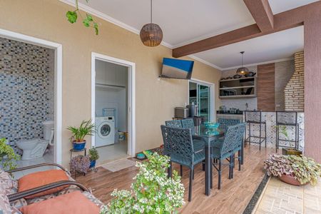 Casa à venda com 4 quartos, 276m² em Parque Residencial Eloy Chaves, Jundiaí
