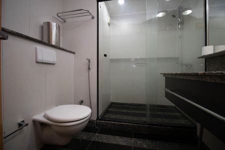 Studio para alugar com 80m², 1 quarto e 1 vaga Studio para alugar com 80m², 1 quarto e 1 vagaBanheiro da Suíte