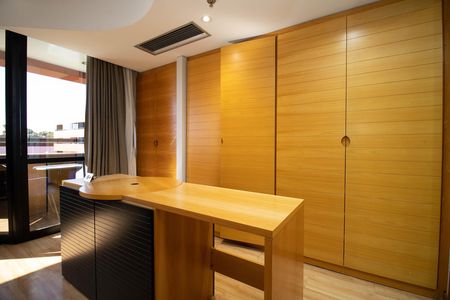 Studio para alugar com 80m², 1 quarto e 1 vaga Studio para alugar com 80m², 1 quarto e 1 vagaSuíte