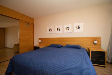 Studio para alugar com 80m², 1 quarto e 1 vaga Studio para alugar com 80m², 1 quarto e 1 vagaSuíte