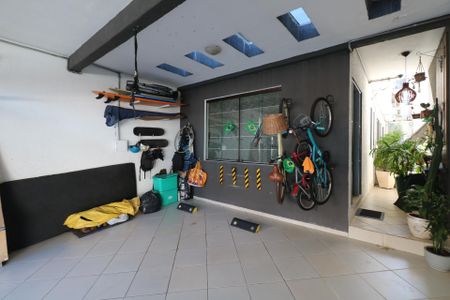 Garagem de casa à venda com 3 quartos, 270m² em Cerâmica, São Caetano do Sul