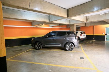 Garagem de apartamento à venda com 2 quartos, 82m² em Eymard, Belo Horizonte