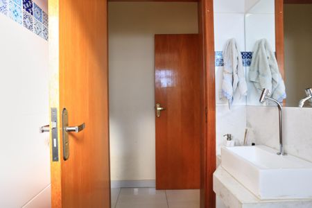 Apartamento à venda com 82m², 2 quartos e 2 vagas Apartamento à venda com 82m², 2 quartos e 2 vagasBanheiro