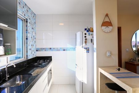 Apartamento à venda com 82m², 2 quartos e 2 vagas Apartamento à venda com 82m², 2 quartos e 2 vagasCozinha e Área de Serviço