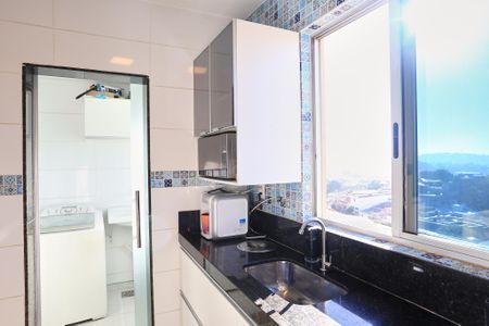 Apartamento à venda com 82m², 2 quartos e 2 vagas Apartamento à venda com 82m², 2 quartos e 2 vagasCozinha e Área de Serviço