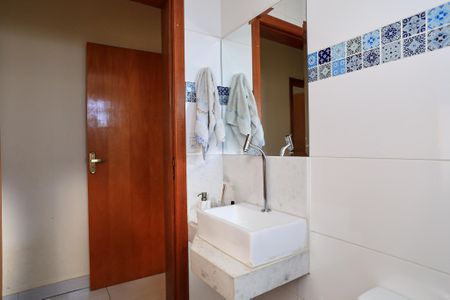Apartamento à venda com 82m², 2 quartos e 2 vagas Apartamento à venda com 82m², 2 quartos e 2 vagasBanheiro