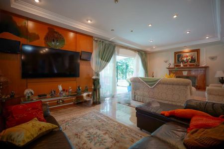 Casa à venda com 5 quartos, 440m² em Jardim Santa Helena, São Paulo