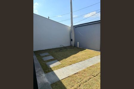 Casa à venda com 61m², 3 quartos e 3 vagas