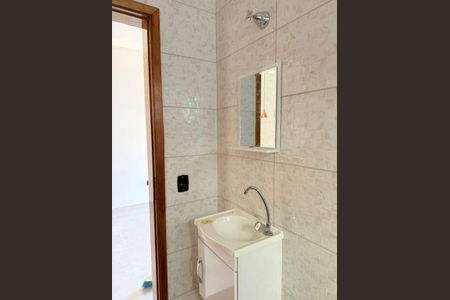 Casa à venda com 61m², 3 quartos e 3 vagas