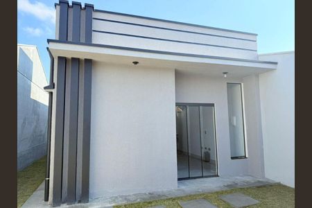 Casa à venda com 61m², 3 quartos e 3 vagas
