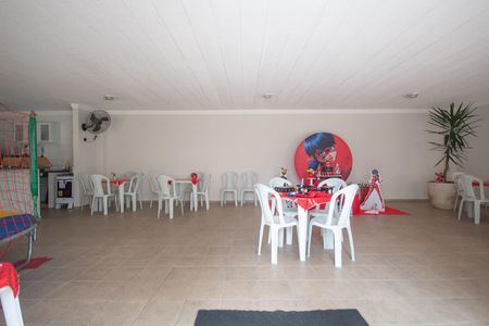 Apartamento à venda com 54m², 3 quartos e 1 vaga Apartamento à venda com 54m², 3 quartos e 1 vagaÁrea comum - Salão de festas