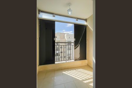 Sacada de apartamento à venda com 3 quartos, 54m² em Conceicao, Osasco