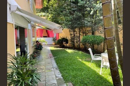 Casa à venda com 4 quartos, 260m² em Jardim Rosa Maria, São Paulo