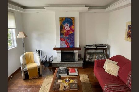 Casa à venda com 4 quartos, 260m² em Jardim Rosa Maria, São Paulo