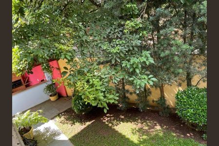 Casa à venda com 4 quartos, 260m² em Jardim Rosa Maria, São Paulo